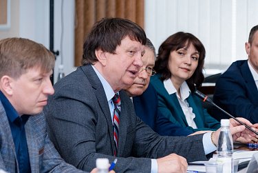Как обеспечить приток специалистов на предприятия региона